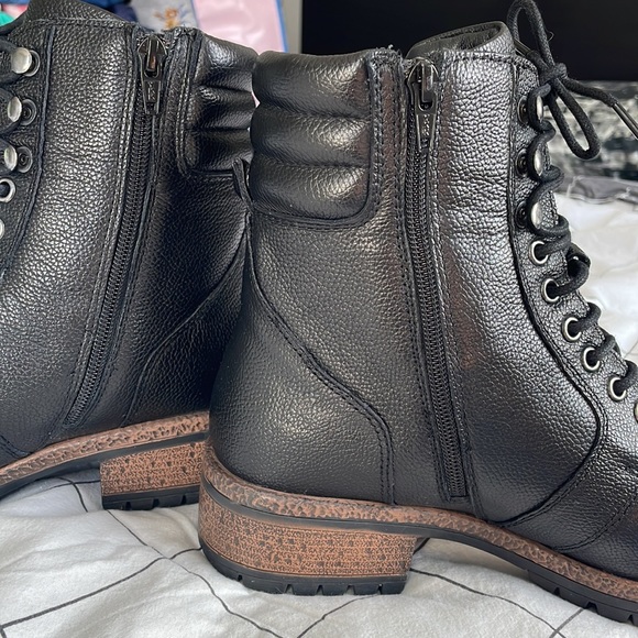 NWOT Biotime boots - Picture 6 of 9